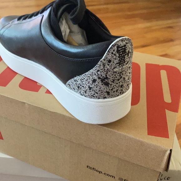 Sneackers - Picture 3 of 6